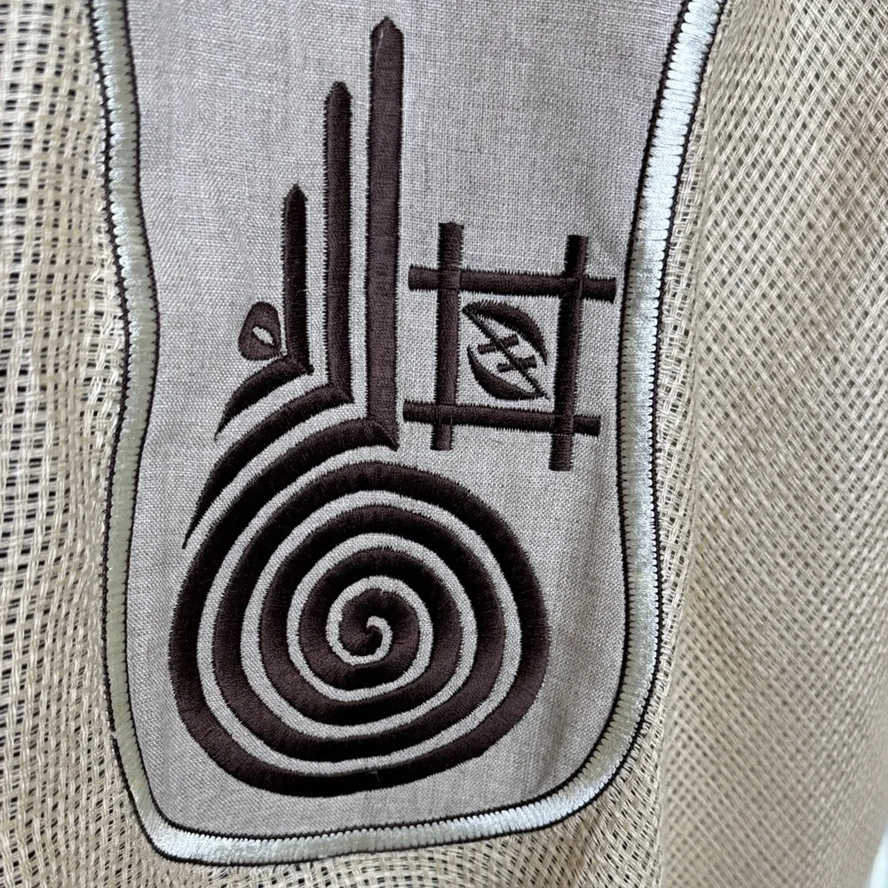 Men's Beige Dev Ev’ African Dashiki Shirt, size L